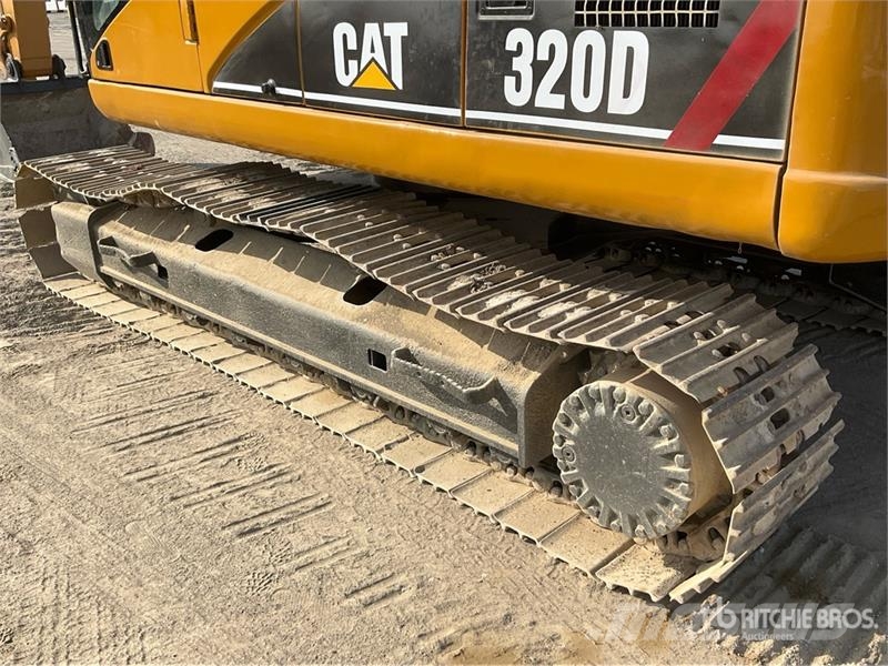 CAT 320D Tracked Excavator حفارات زحافة