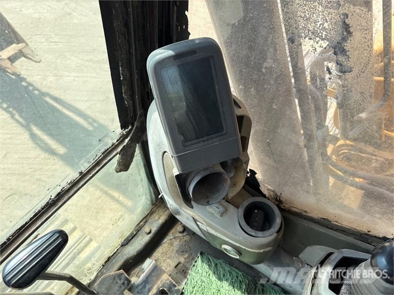 CAT 320D Tracked Excavator حفارات زحافة