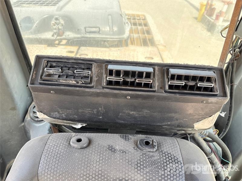 CAT 320D Tracked Excavator حفارات زحافة