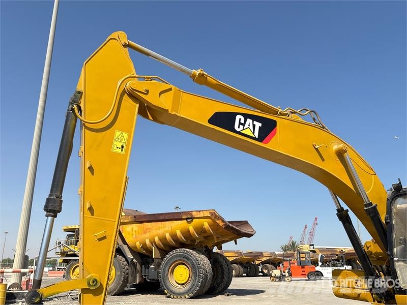 CAT 320D2 Tracked Excavator حفارات زحافة