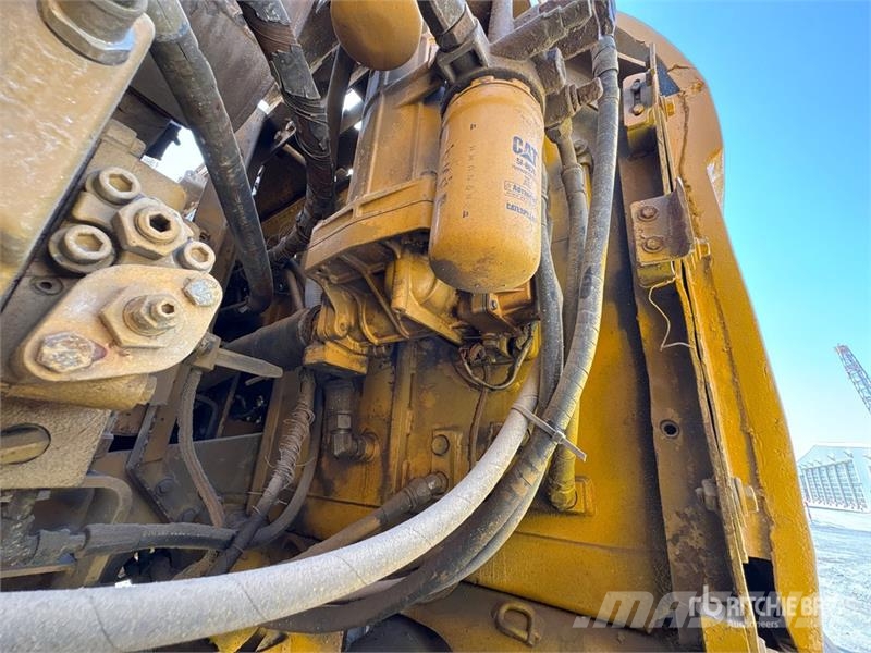 CAT 320D2 Tracked Excavator حفارات زحافة