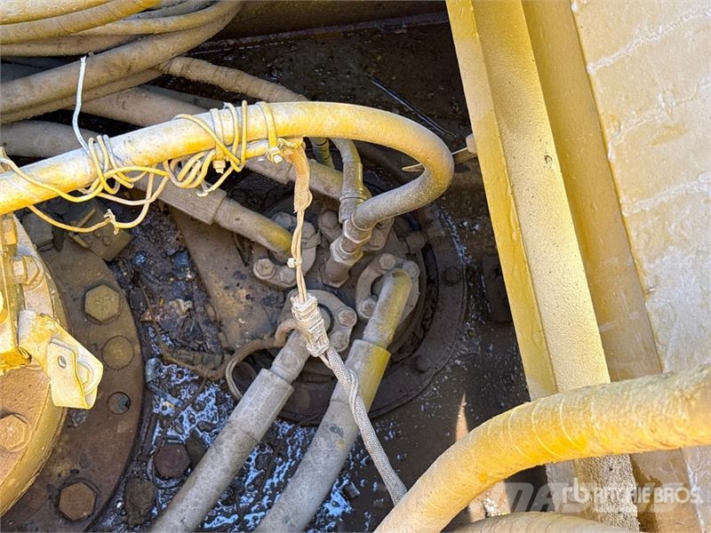 CAT 320D2 Tracked Excavator حفارات زحافة