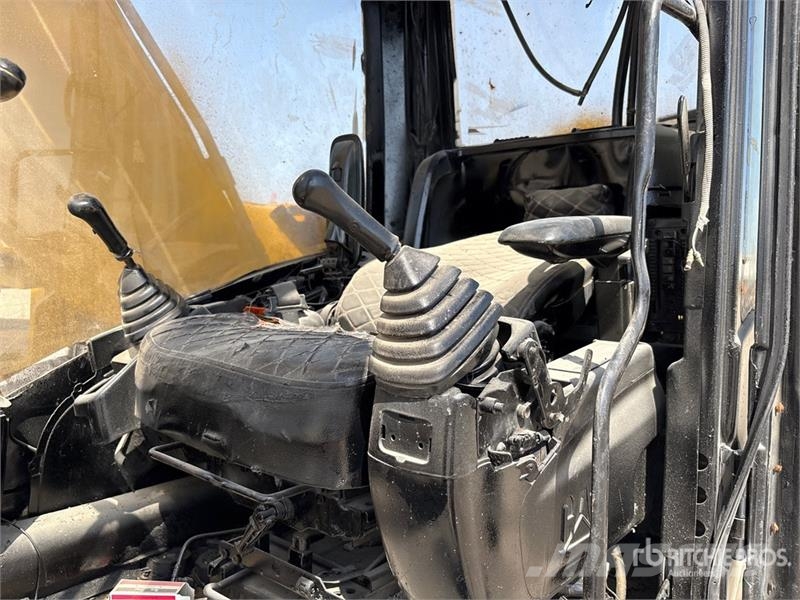 CAT 320D2 Tracked Excavator حفارات زحافة