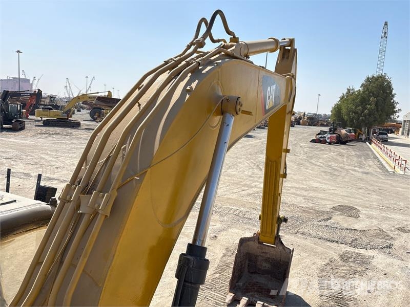 CAT 320D2 Tracked Excavator حفارات زحافة