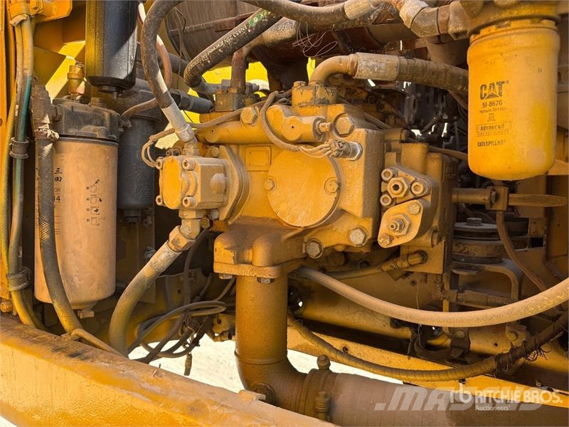 CAT 320D2 Tracked Excavator حفارات زحافة