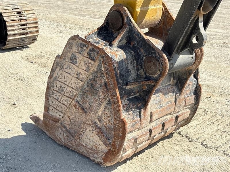 CAT 320D2 Tracked Excavator حفارات زحافة