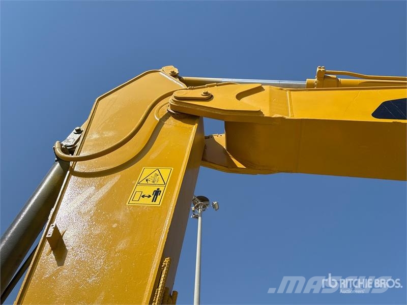 CAT 320D2 Tracked Excavator حفارات زحافة