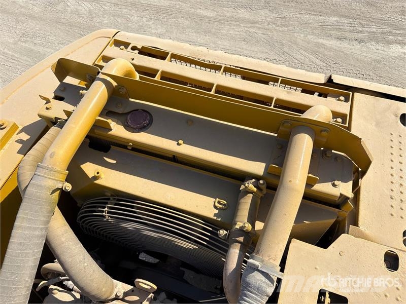 CAT 320D2 Tracked Excavator حفارات زحافة