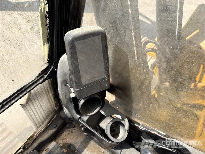 CAT 320D2 Tracked Excavator حفارات زحافة
