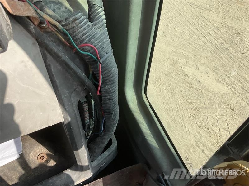 CAT 320DL Tracked Excavator Crawler excavators