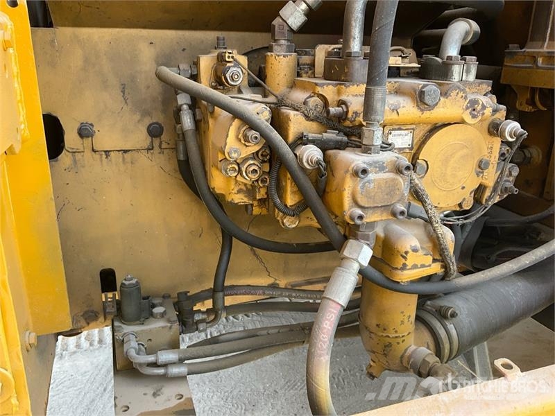 CAT 320DL Tracked Excavator Crawler excavators