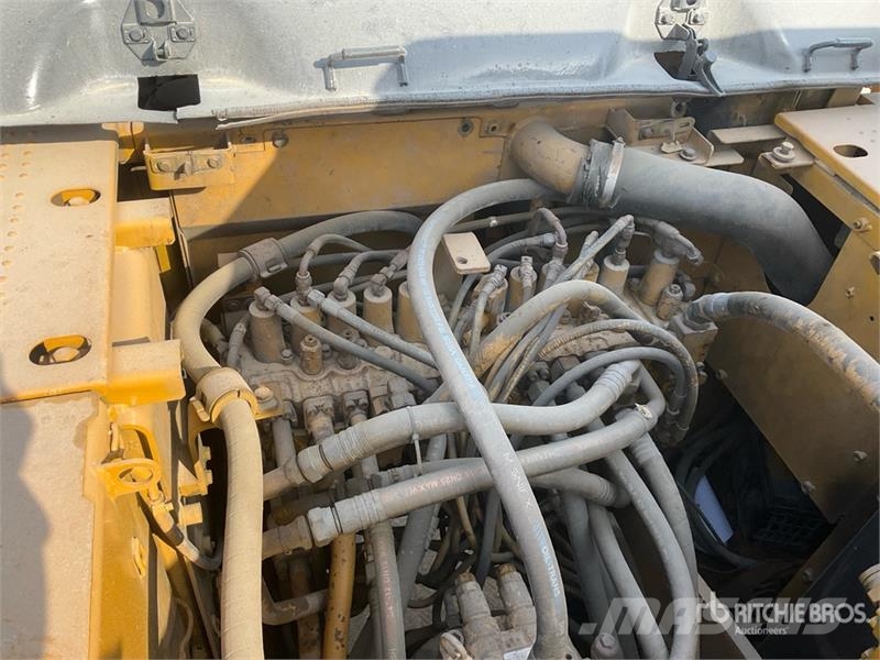 CAT 320DL Tracked Excavator Crawler excavators