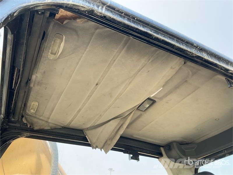 CAT 330 Tracked Excavator Гусеничные экскаваторы