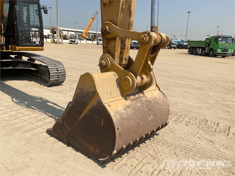 CAT 330 Tracked Excavator Гусеничные экскаваторы