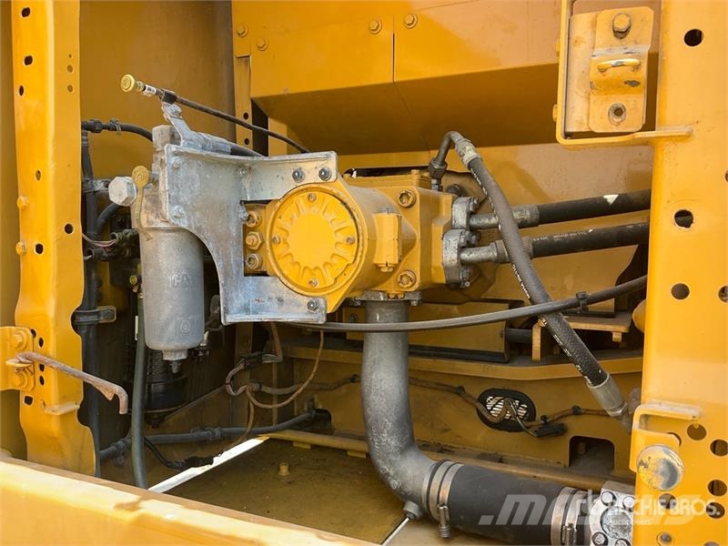 CAT 330 Tracked Excavator Гусеничные экскаваторы