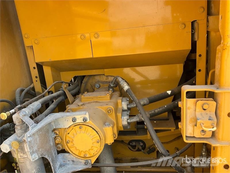 CAT 330 Tracked Excavator Гусеничные экскаваторы