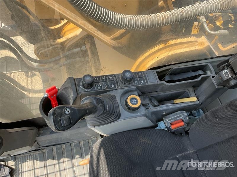 CAT 330 Tracked Excavator Гусеничные экскаваторы