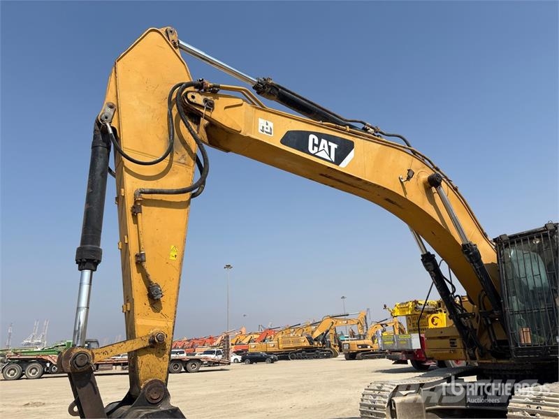CAT 336D Tracked Excavator Roomikekskavaatorid