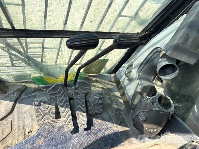 CAT 336D Tracked Excavator Roomikekskavaatorid