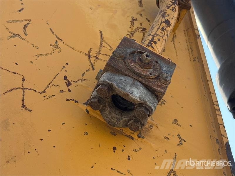 CAT 336DL Tracked Excavator حفارات زحافة