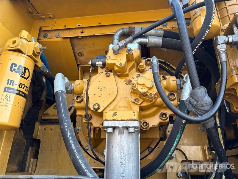 CAT 340D2L Tracked Excavator حفارات زحافة