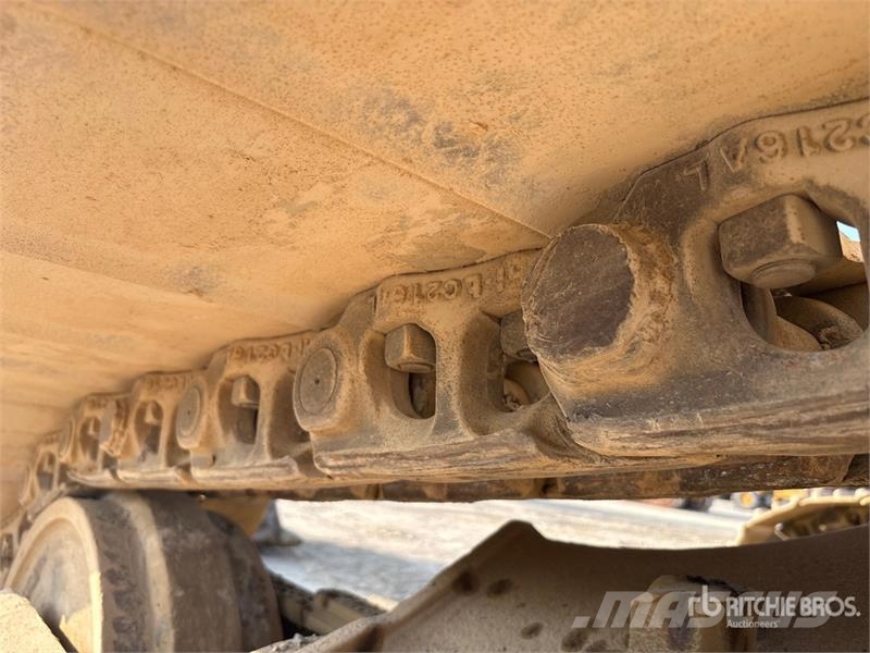 CAT 340D2L Tracked Excavator حفارات زحافة