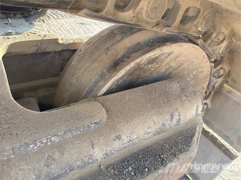 CAT 340D2L Tracked Excavator حفارات زحافة