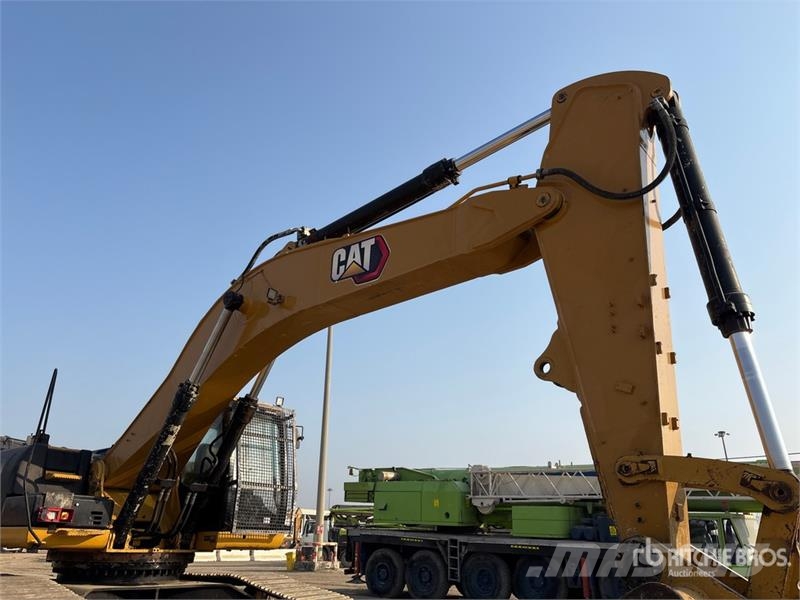 CAT 340D2L Tracked Excavator حفارات زحافة