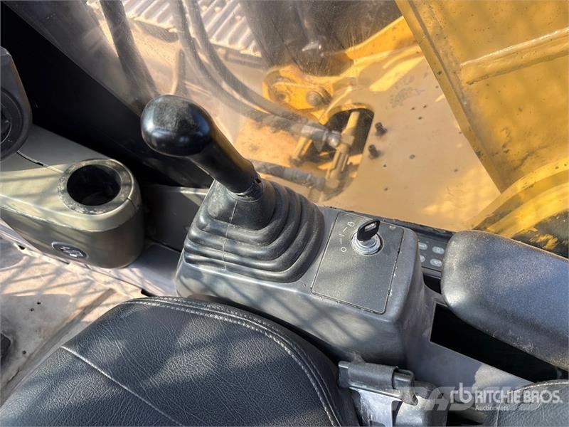 CAT 340D2L Tracked Excavator حفارات زحافة