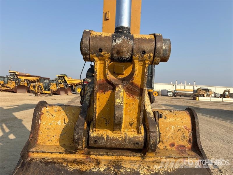 CAT 340D2L Tracked Excavator حفارات زحافة