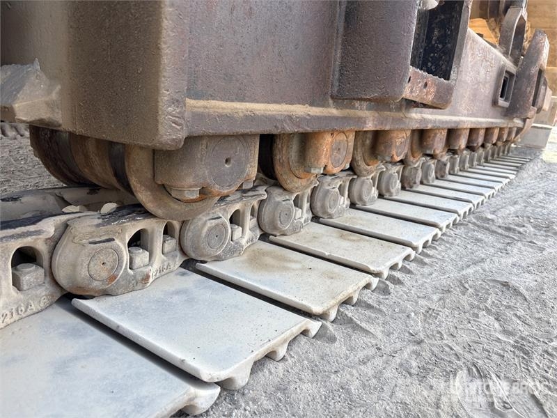 CAT 340D2L Tracked Excavator حفارات زحافة