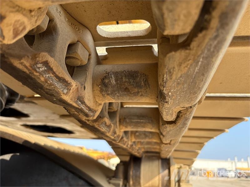 CAT 340D2L Tracked Excavator حفارات زحافة