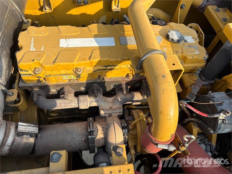 CAT 340D2L Tracked Excavator حفارات زحافة