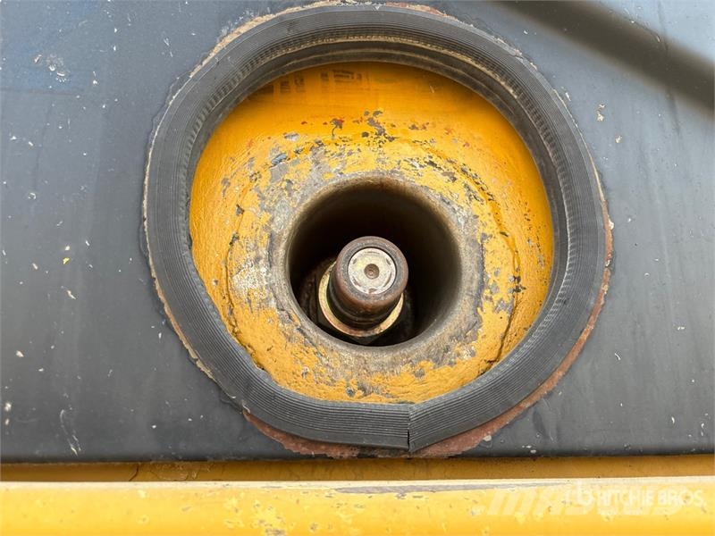 CAT 340D2L Tracked Excavator حفارات زحافة