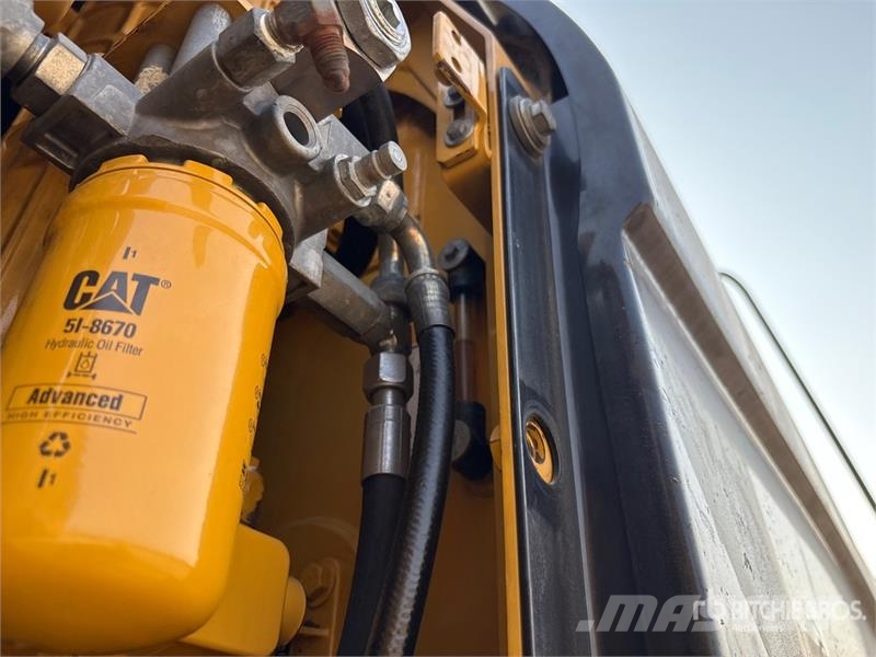 CAT 340D2L Tracked Excavator حفارات زحافة