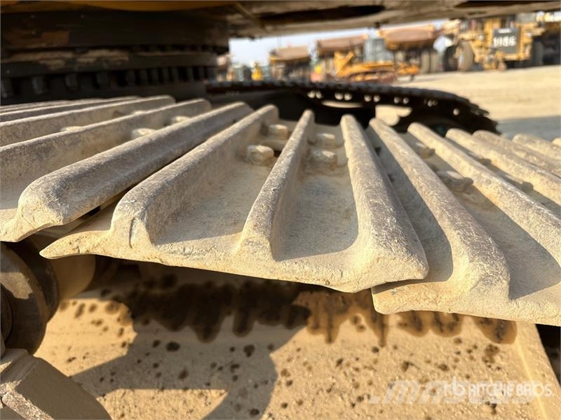 CAT 340D2L Tracked Excavator حفارات زحافة