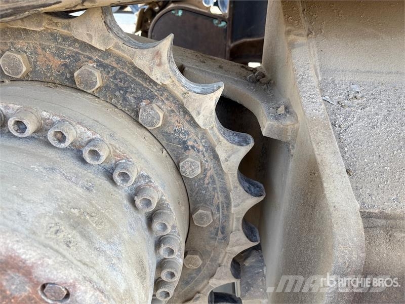 CAT 340D2L Tracked Excavator حفارات زحافة