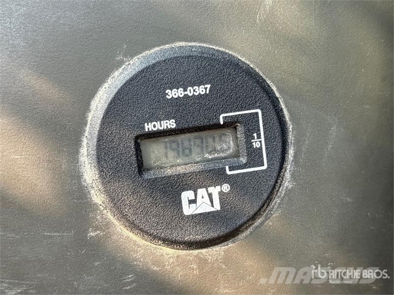 CAT 340D2L Tracked Excavator حفارات زحافة