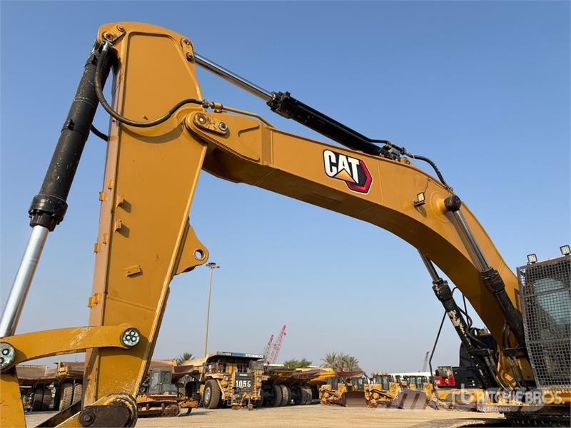 CAT 340D2L Tracked Excavator حفارات زحافة