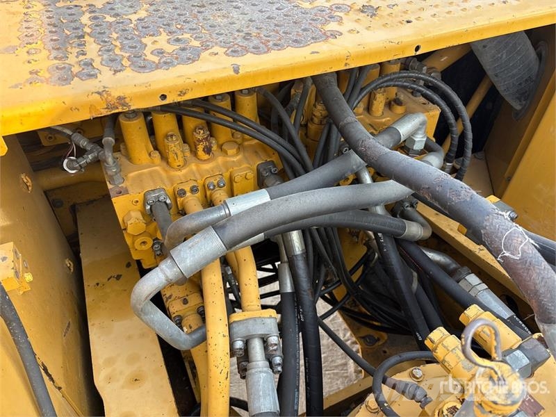 CAT 340D2L Tracked Excavator حفارات زحافة