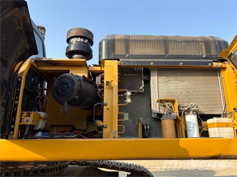CAT 340D2L Tracked Excavator حفارات زحافة