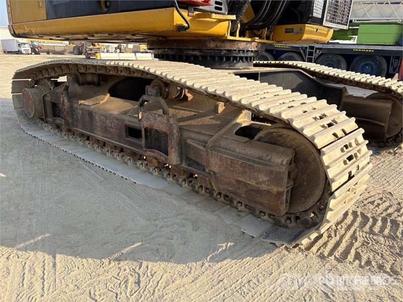 CAT 340D2L Tracked Excavator حفارات زحافة