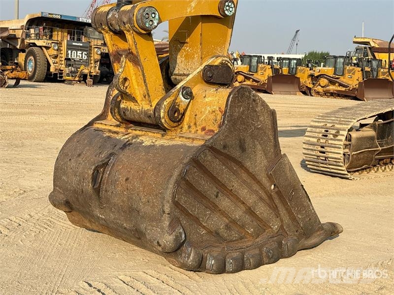 CAT 340D2L Tracked Excavator حفارات زحافة