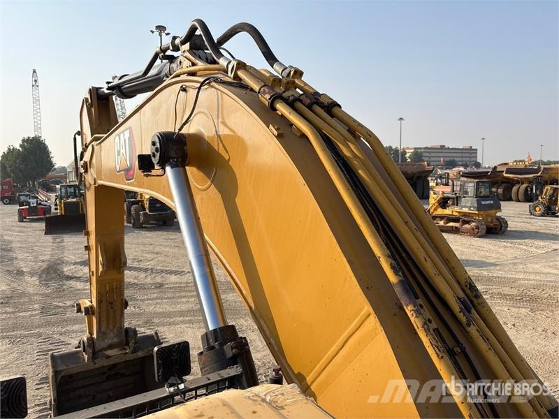 CAT 340D2L Tracked Excavator حفارات زحافة