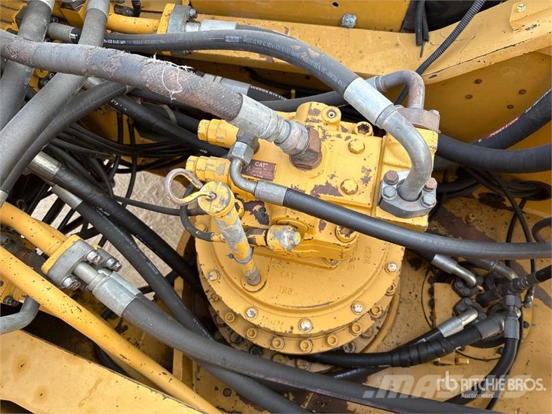 CAT 340D2L Tracked Excavator حفارات زحافة