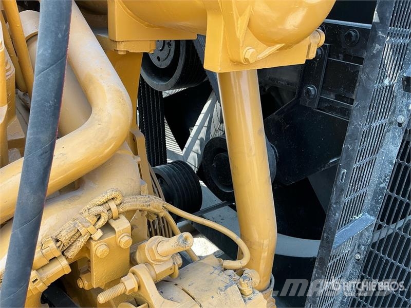 CAT 3516B 2000 kVA Skid-Mounted Generator Set مولدات ديزل