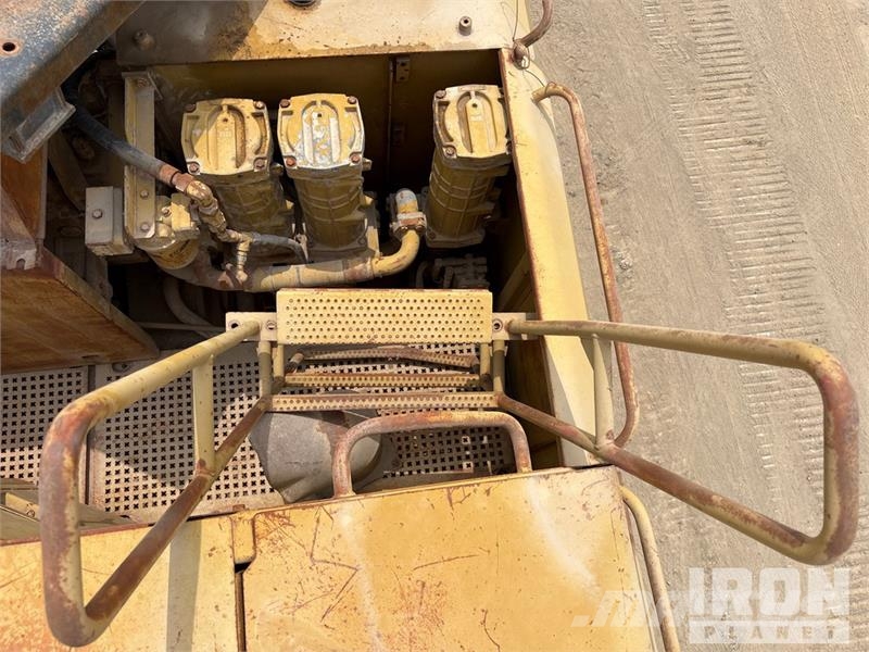 CAT 385B Tracked Excavator حفارات زحافة