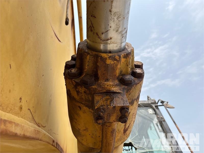 CAT 385B Tracked Excavator حفارات زحافة