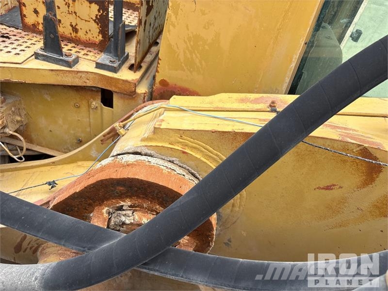 CAT 385B Tracked Excavator حفارات زحافة