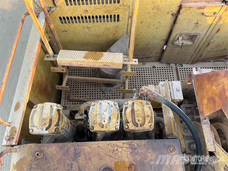 CAT 385B Tracked Excavator Escavatori cingolati